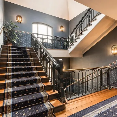 Saechsischer Hof Hotel 4*